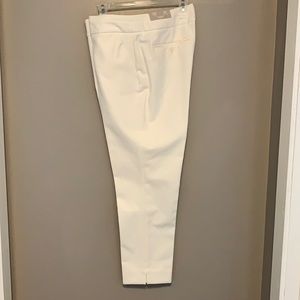 Chico’s ecru colored ankle pant